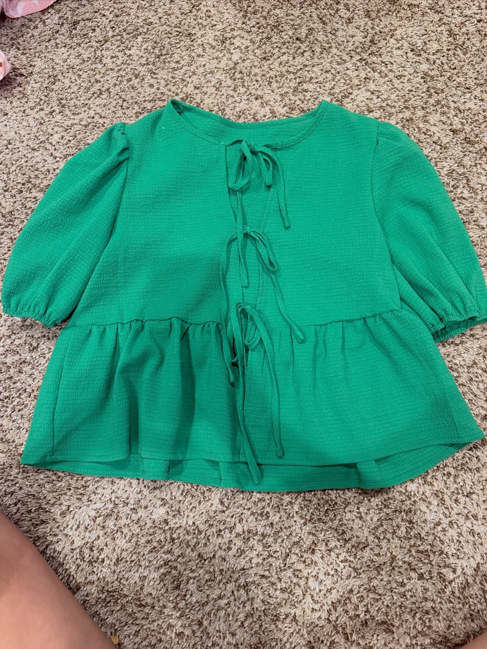 Tie-Front Peplum Puff Sleeve Top in Kelly Green